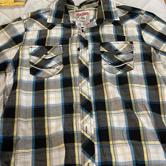 Machine button up. - Picture 3 of 3